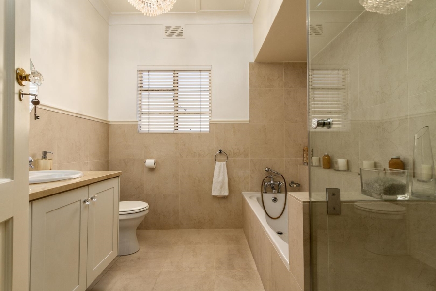 To Let 3 Bedroom Property for Rent in Sea Point Western Cape